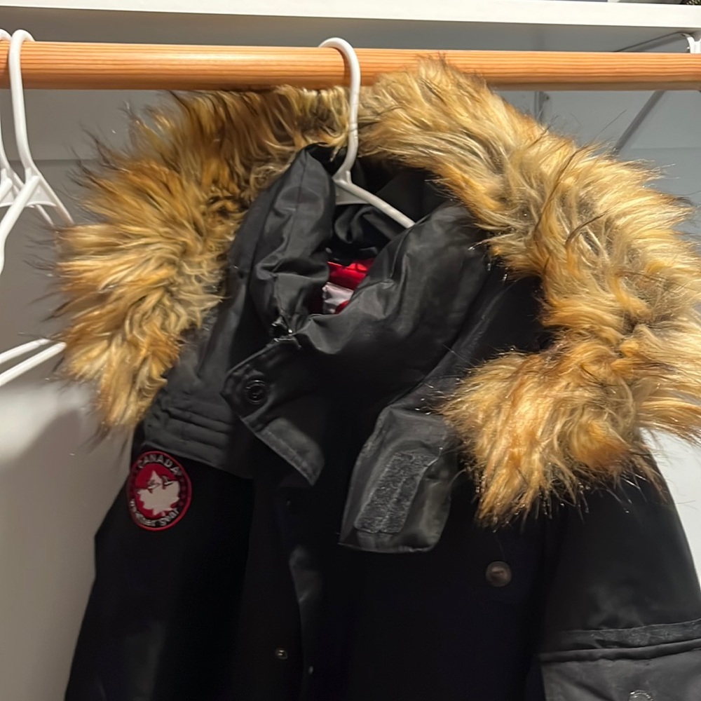 Canada weather mens XL coat with faux fur hood
